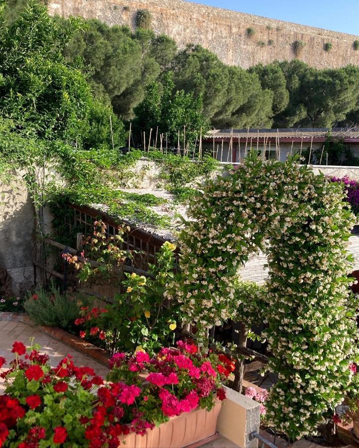 L'Antico Borgo Bed & Breakfast มิลาซโซ ภายนอก รูปภาพ