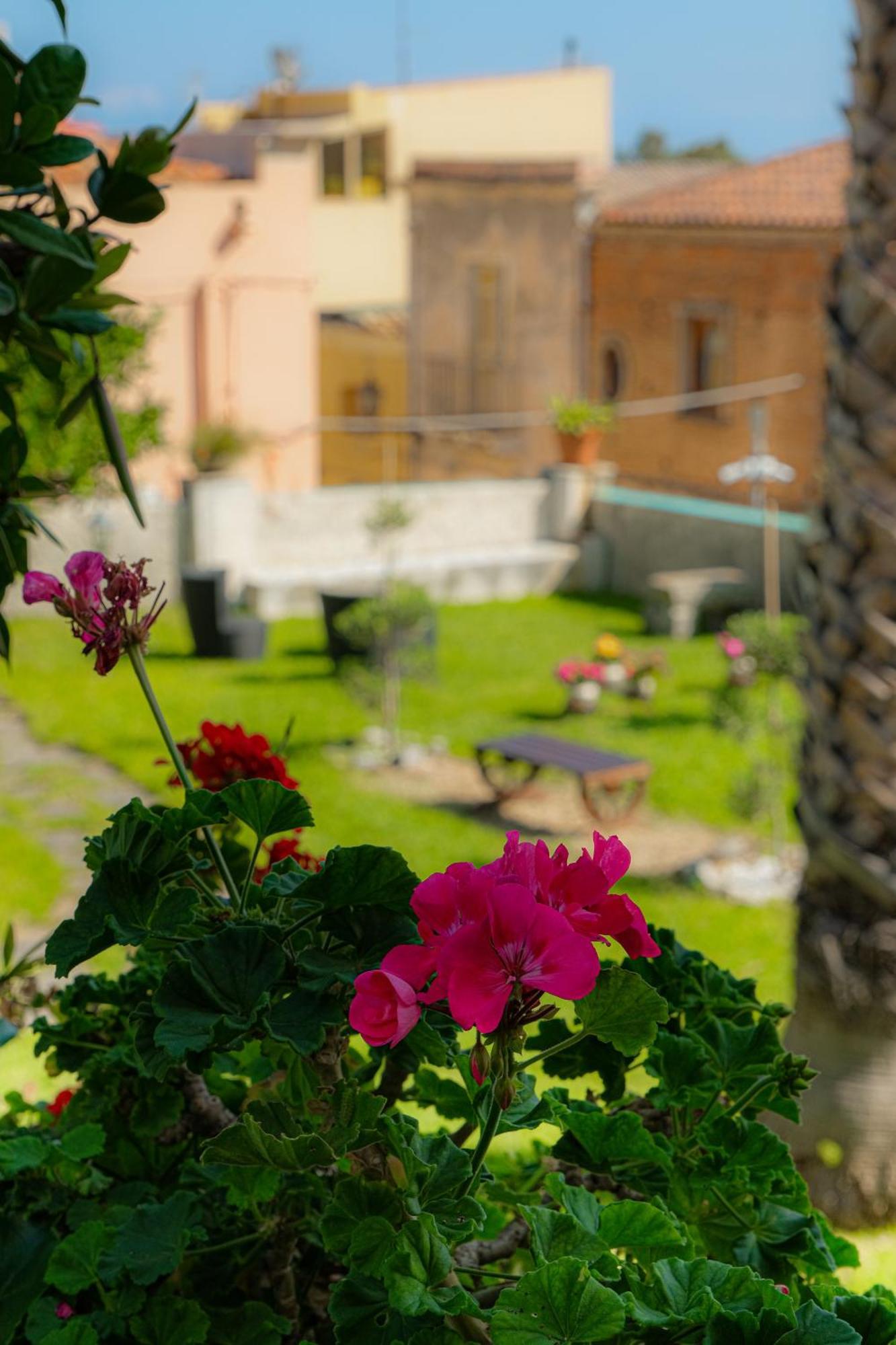 L'Antico Borgo Bed & Breakfast มิลาซโซ ภายนอก รูปภาพ