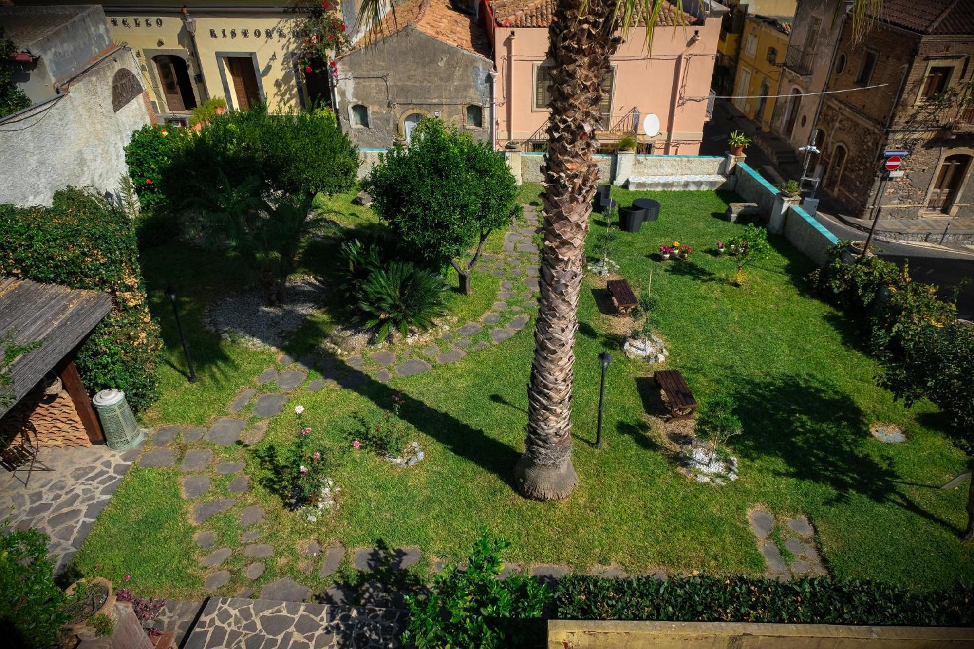 L'Antico Borgo Bed & Breakfast มิลาซโซ ภายนอก รูปภาพ